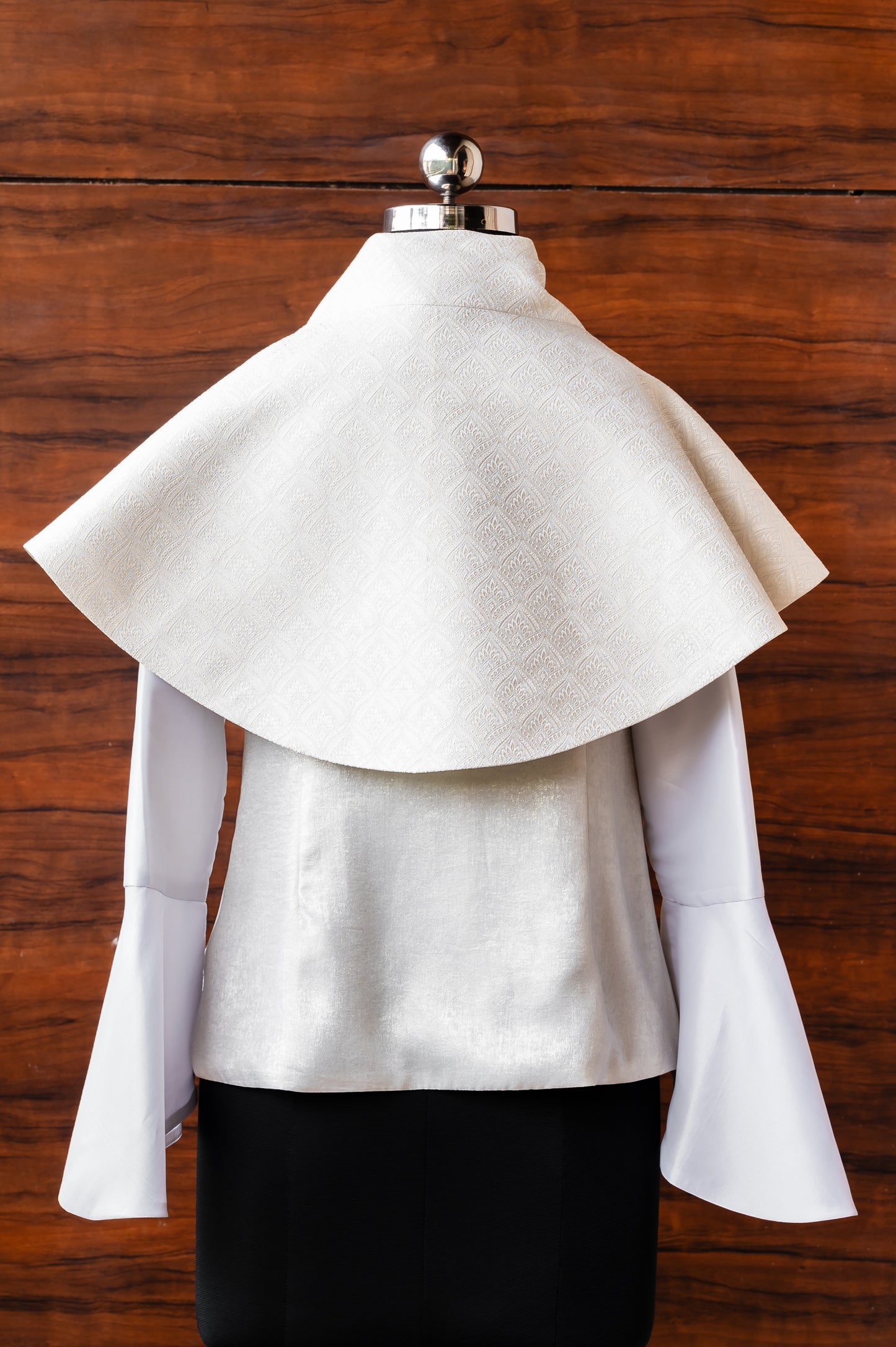 Lourva White Jacket
