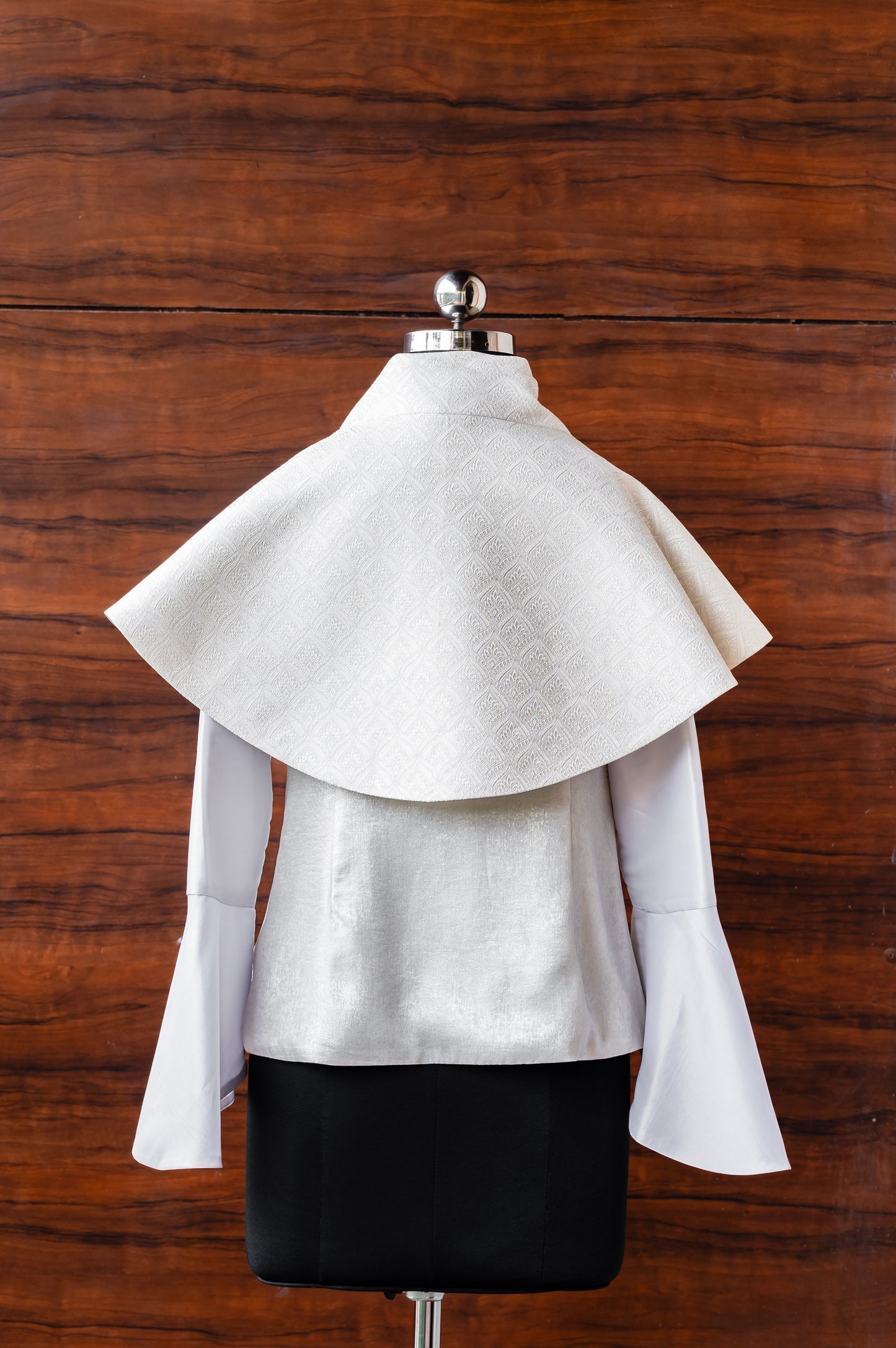 Lourva White Jacket